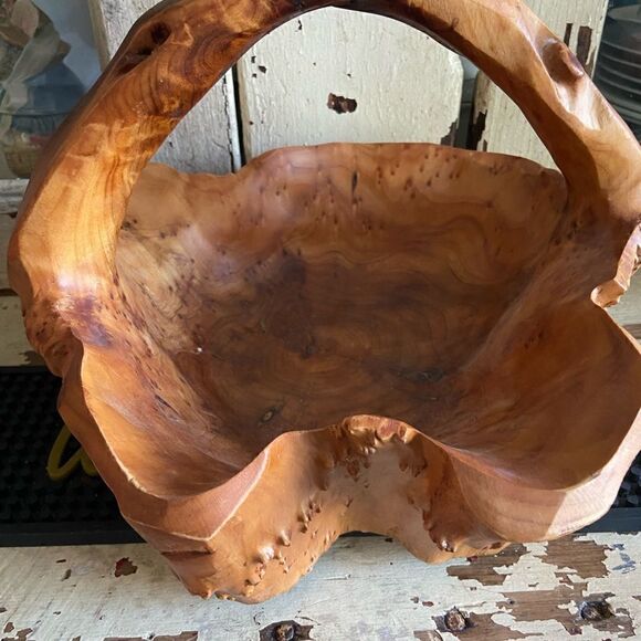 Rustic Cedar Root Basket  - Picture 4 of 8